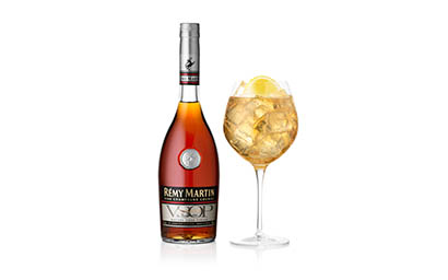 Glass Explorer of Remy Martin whisky bottle and serve