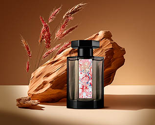 Coloured background Explorer of L'Artisan Parfumeur Le chant de campargue
