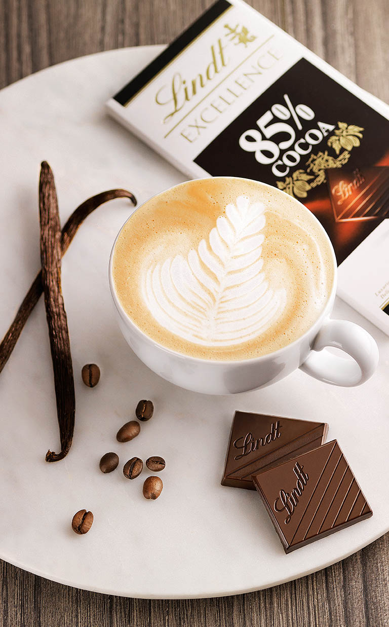 Packshot Factory - Chocolate - Lindt chocolate bar and coffee