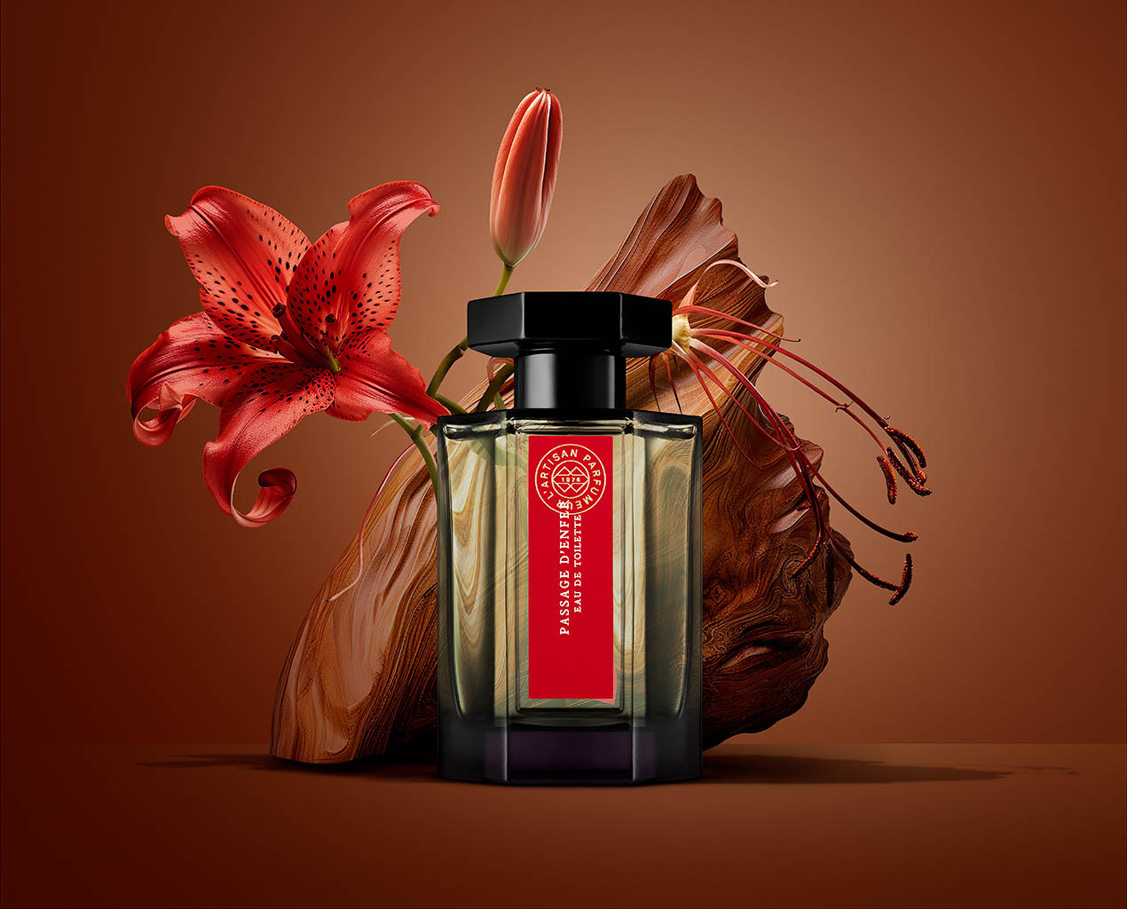 Packshot Factory - Coloured background - L'Artisan Parfumeur Passage d'enfer