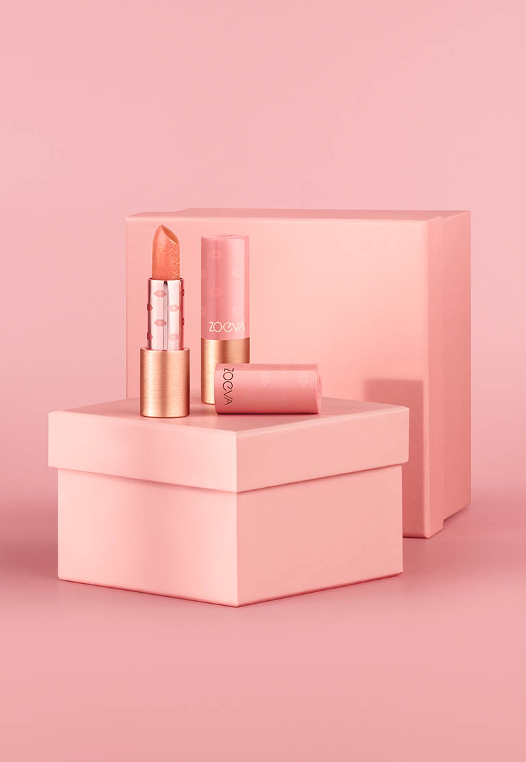 Packshot Factory - Coloured background - Zoeva Lipstick