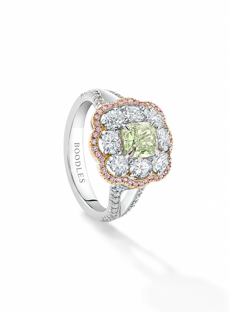 Packshot Factory - Fine jewellery - Boodles platinum ring with diamonds and sapphire