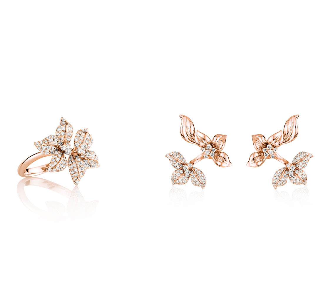 Packshot Factory - Fine jewellery - Gold ring and stud diamond earrings set