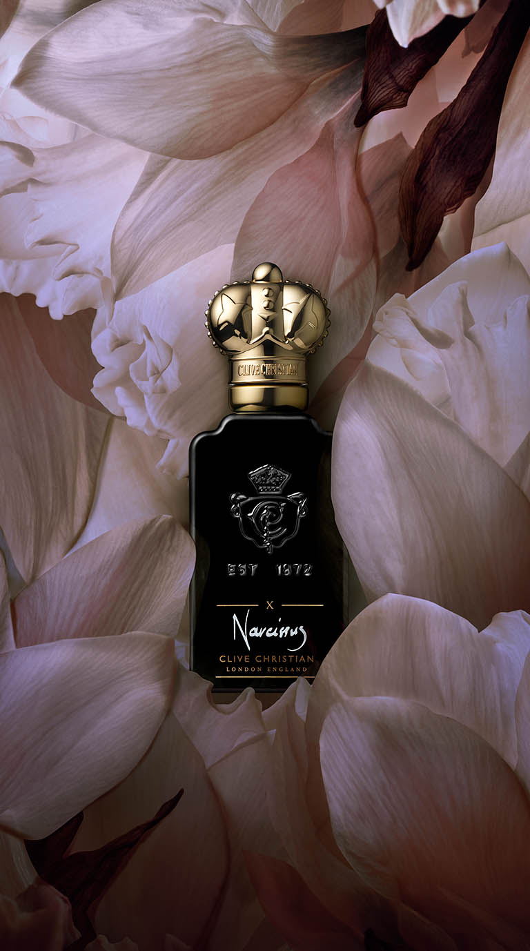 Packshot Factory - Fragrance - Clive Cristian fragrance bottle