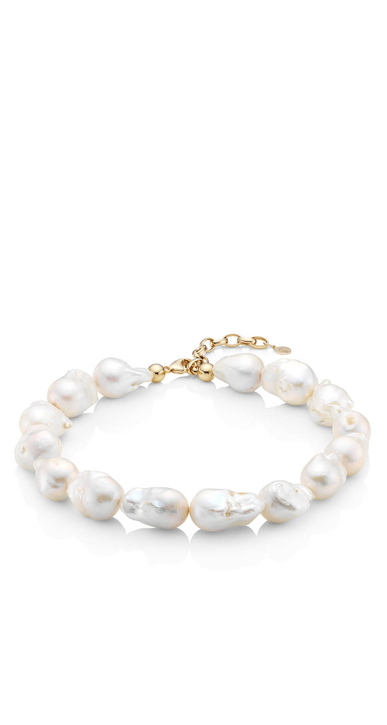 Jewellery Photography of Heavenly London Pearl Bracelet by Packshot Factory