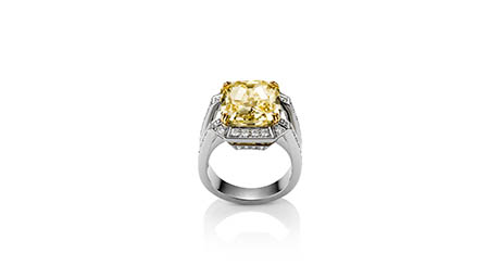 Fine jewellery Explorer of Ritz Fine Jewellery platinum ring with yellow diamond