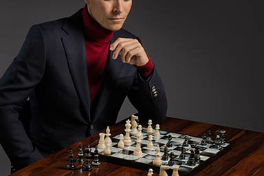 Model Explorer of Alfred Dunhill chess set