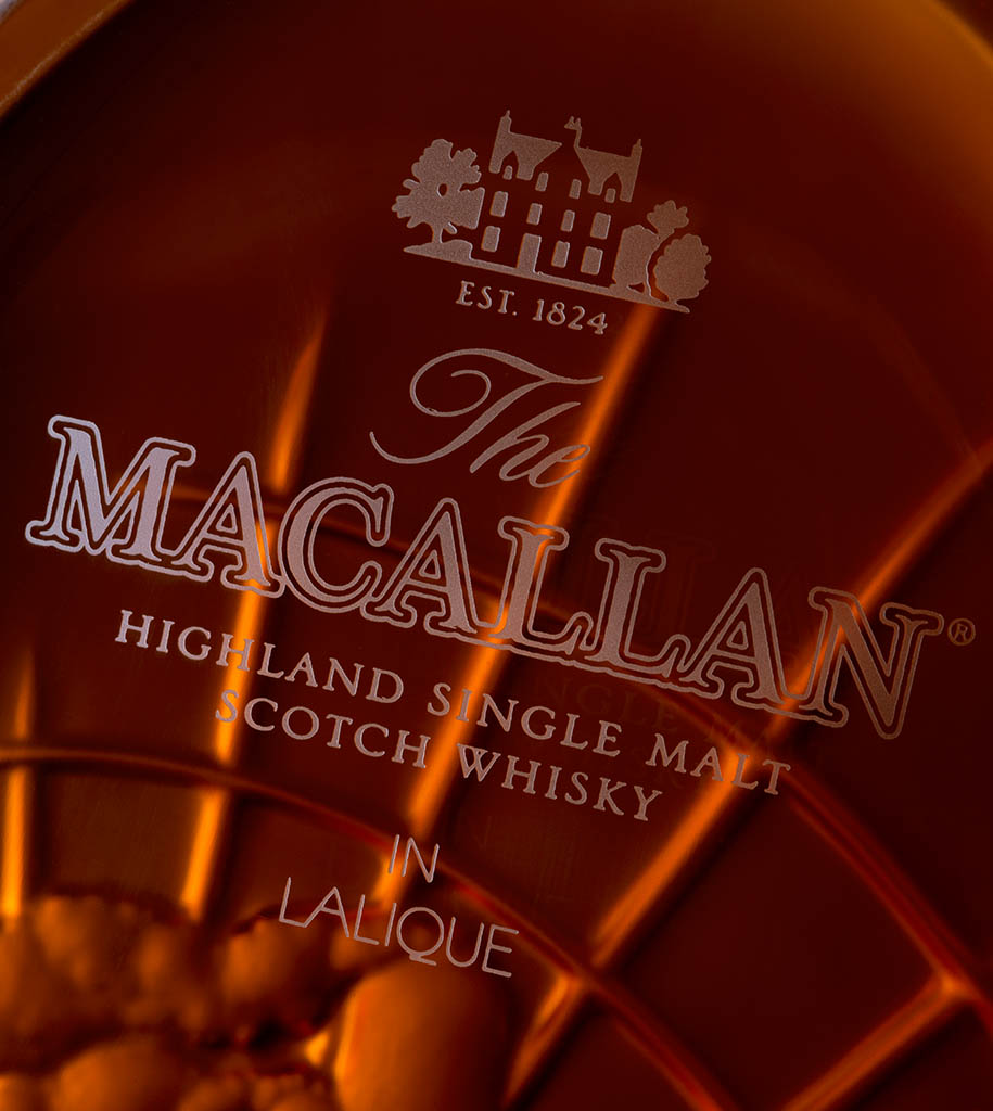 Packshot Factory - Spirit - Macallan whisky decanter label close up